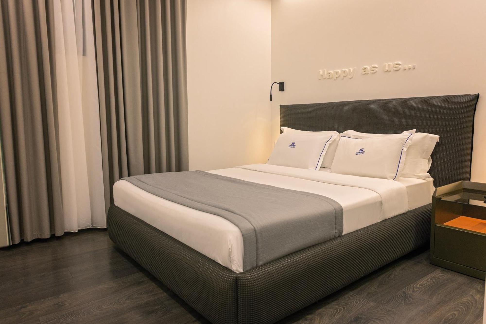 Maritim Marina Bay Resort Spa & Casino Adult Friendly Vlorë Εξωτερικό φωτογραφία A room at the hotel