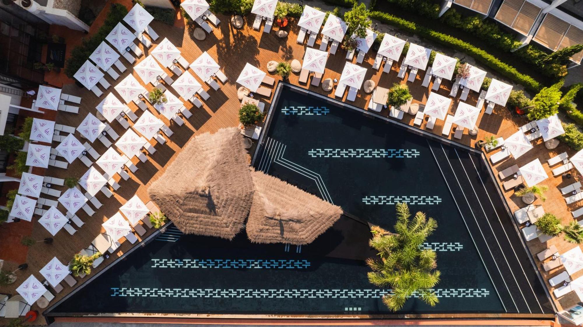 Maritim Marina Bay Resort Spa & Casino Adult Friendly Vlorë Εξωτερικό φωτογραφία The rooftop pool at the Hotel